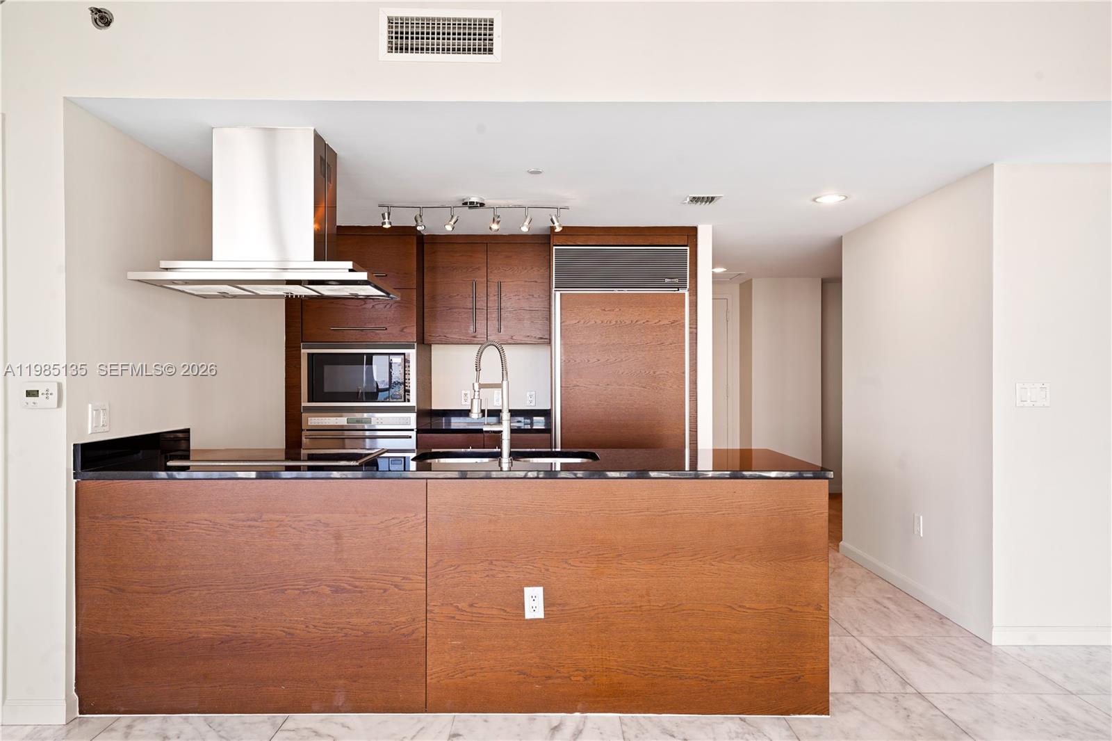 495 Brickell Ave 3904