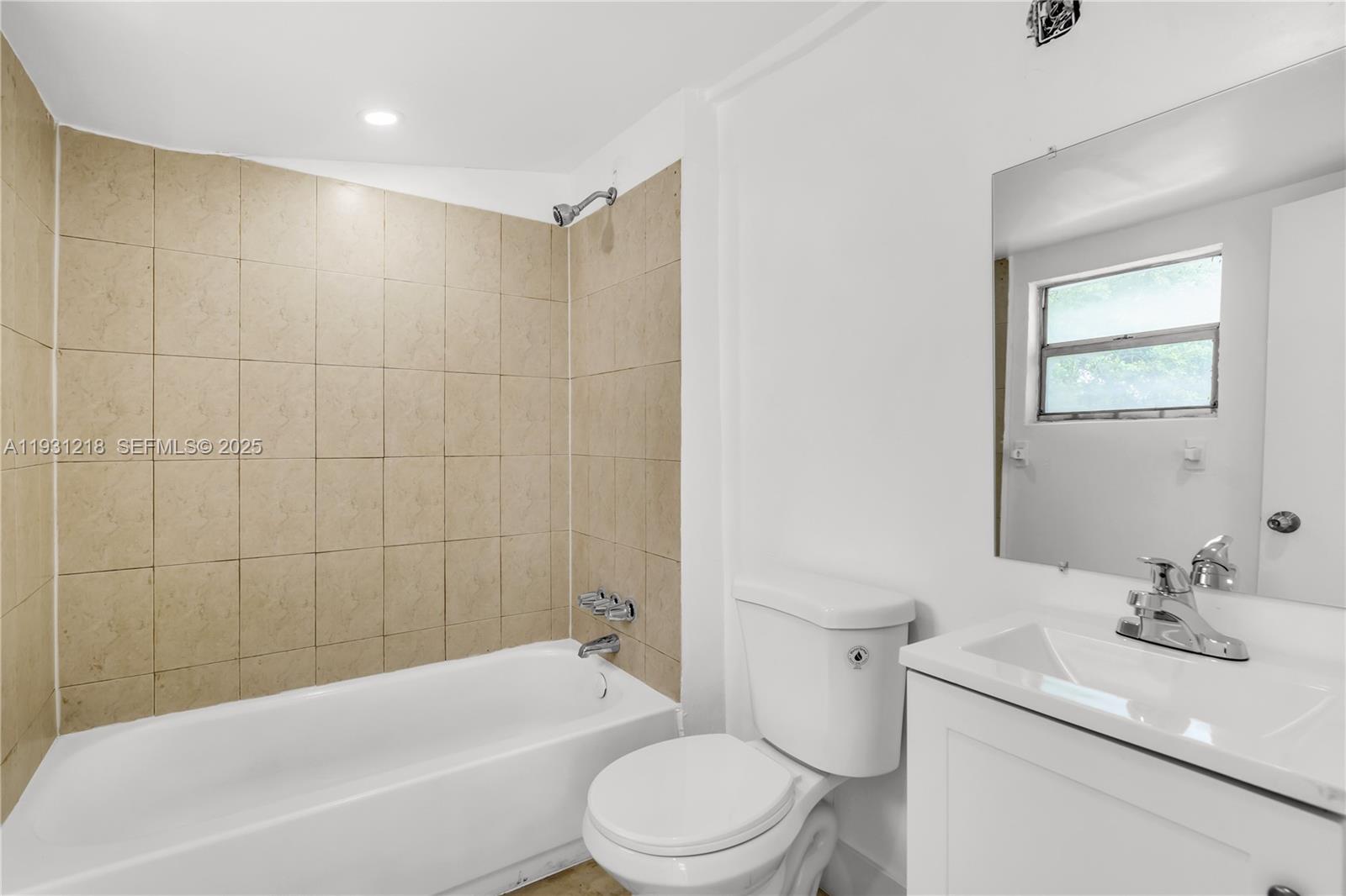 BREEZY PARK - Residential Lease