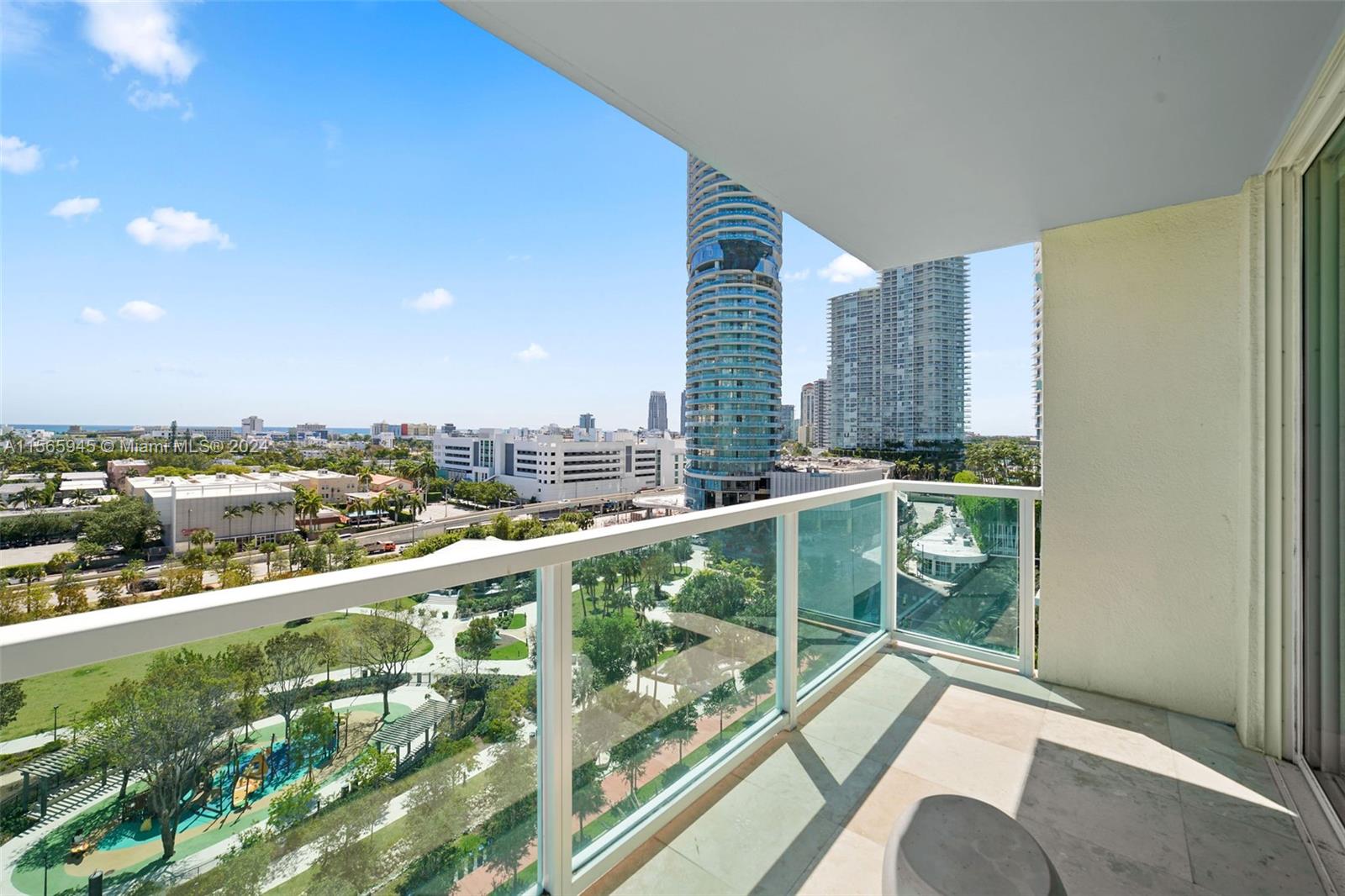 Property for Sale at 650 West Ave 1104, Miami Beach, Miami-Dade County, Florida - Bedrooms: 2 
Bathrooms: 2  - $1,100,000