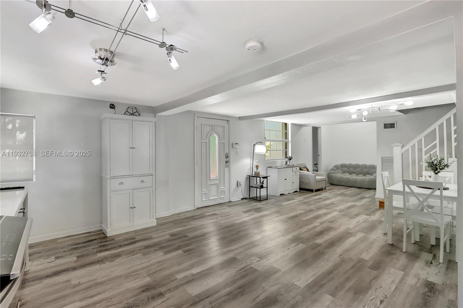 POMELO PARK - Residential Lease