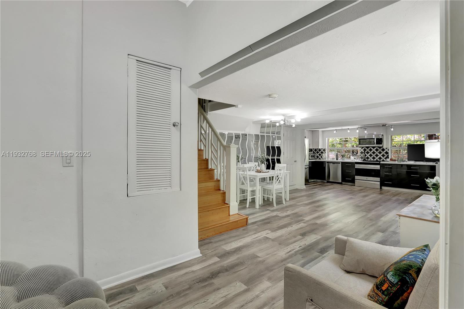 POMELO PARK - Residential Lease