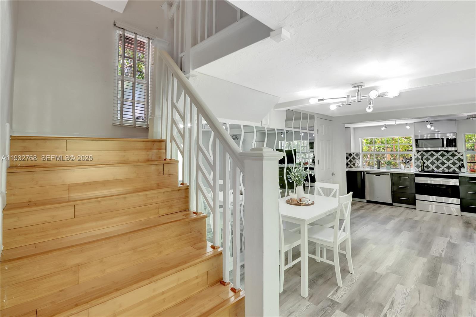 POMELO PARK - Residential Lease