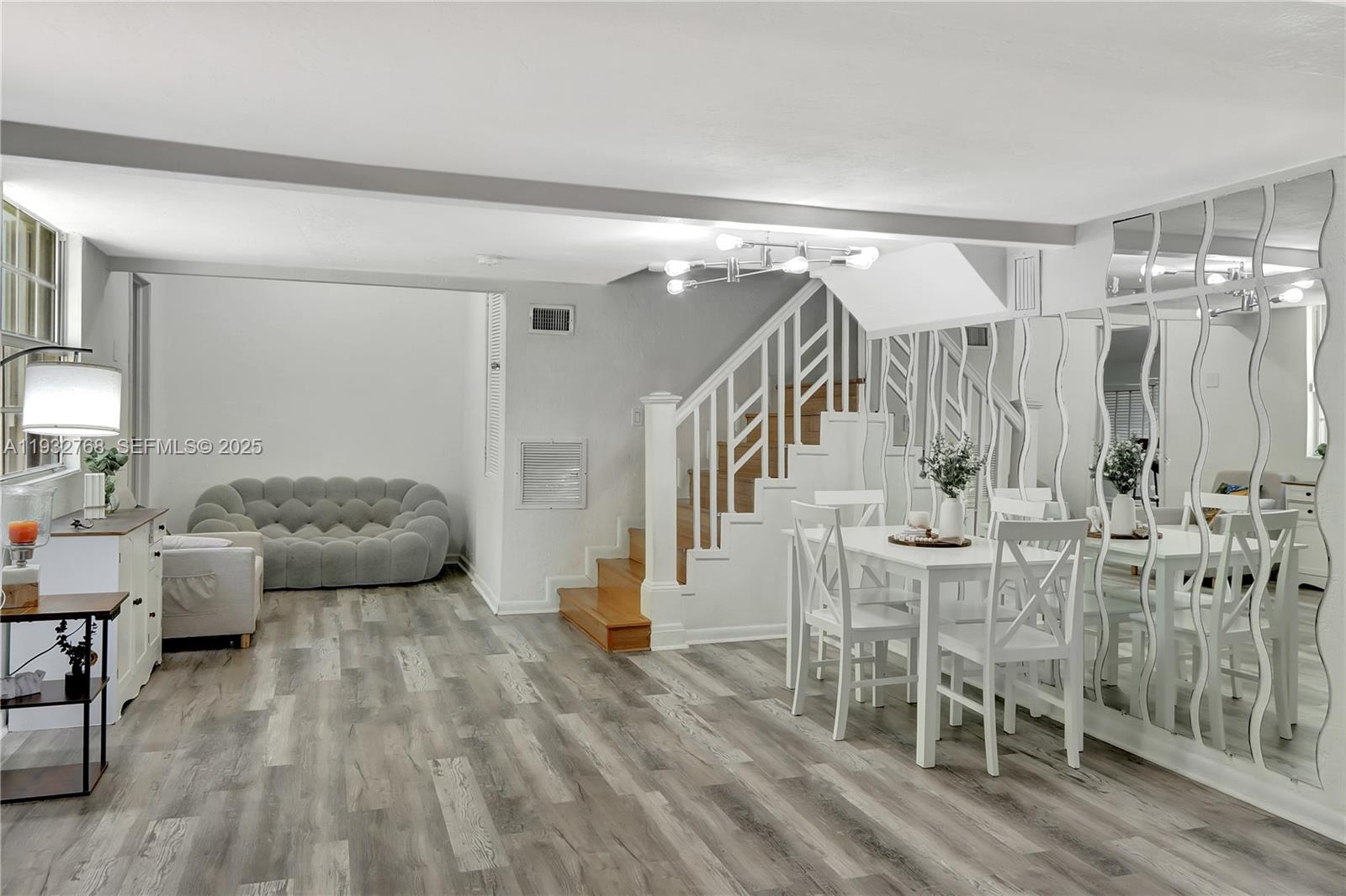 POMELO PARK - Residential Lease