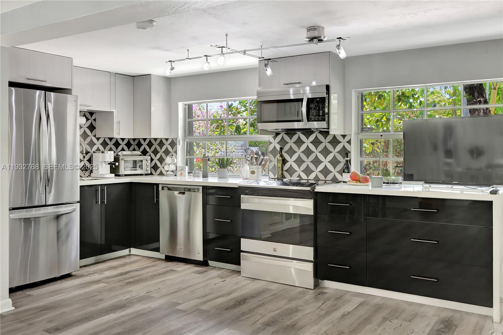 POMELO PARK - Residential Lease