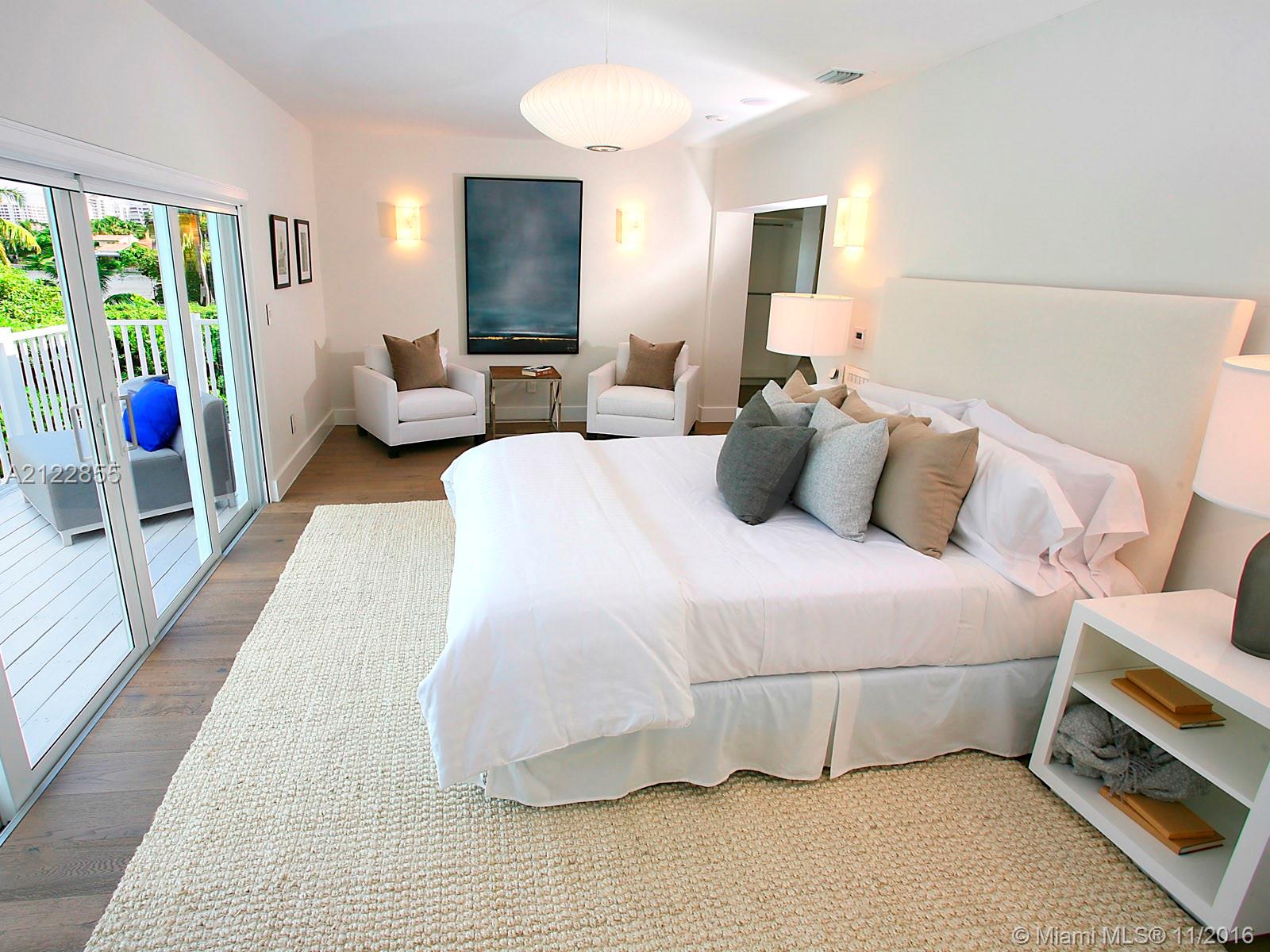 LAKE VIEW - Residential