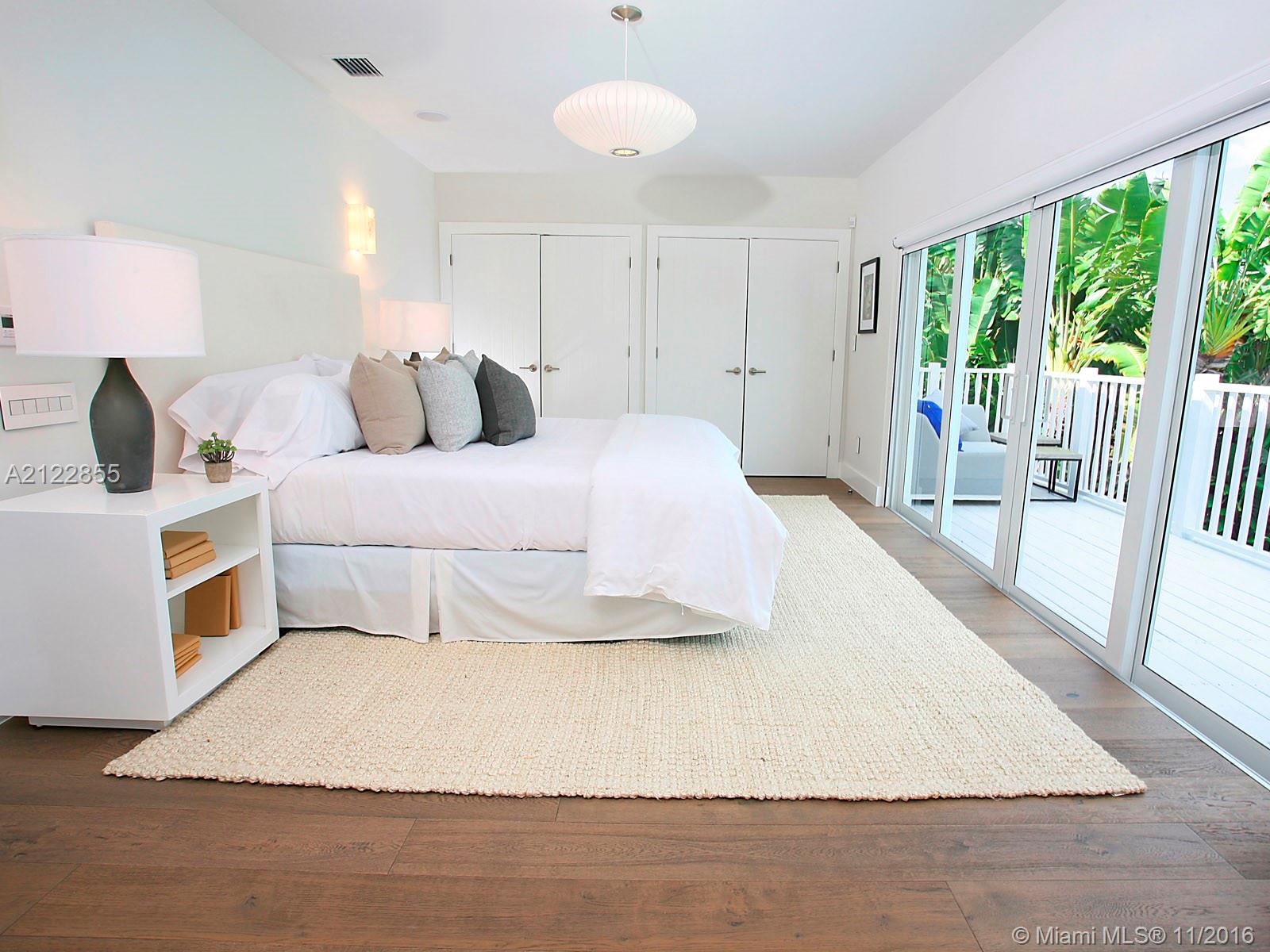 LAKE VIEW - Residential