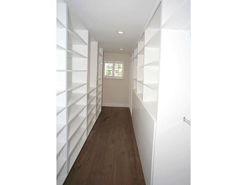 LAKE VIEW - Residential