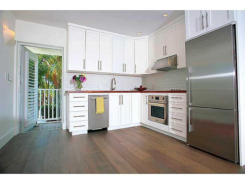 LAKE VIEW - Residential