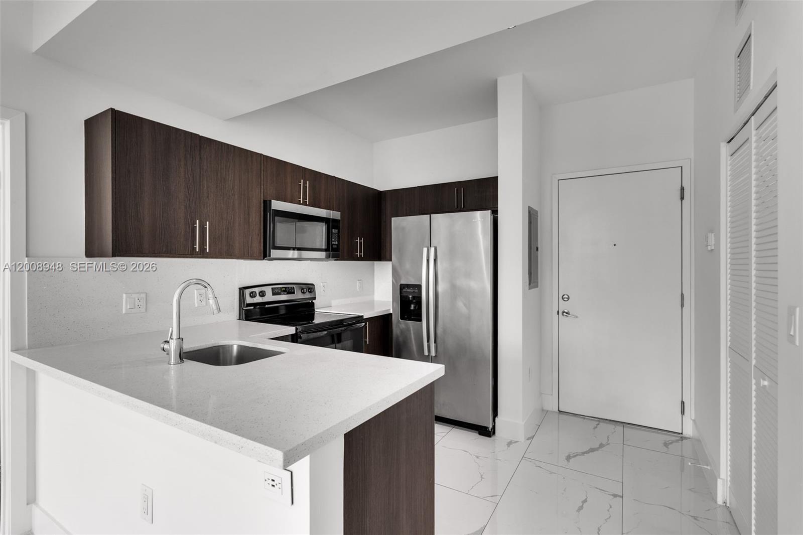 1 Curtiss Pkwy 219