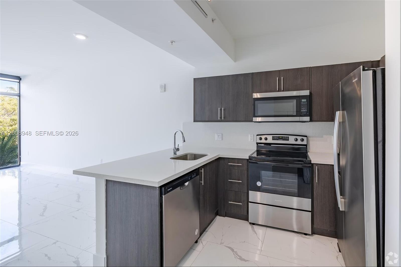 1 Curtiss Pkwy 219