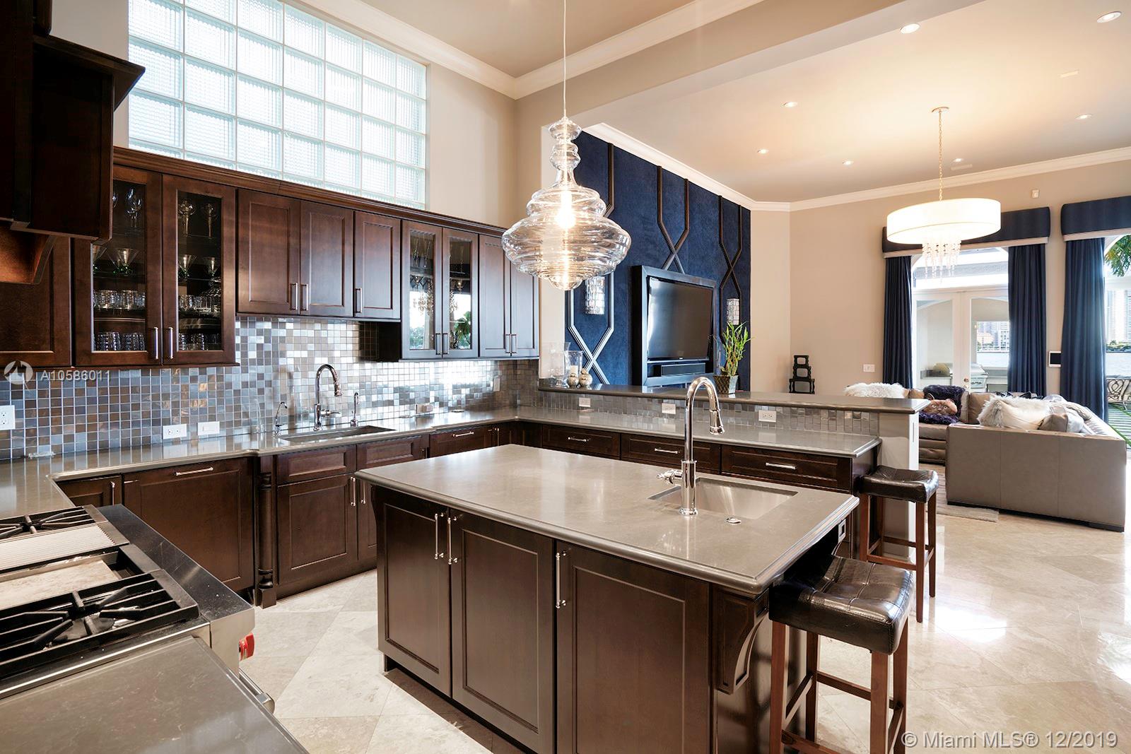 ISLAND ESTATES - Residential