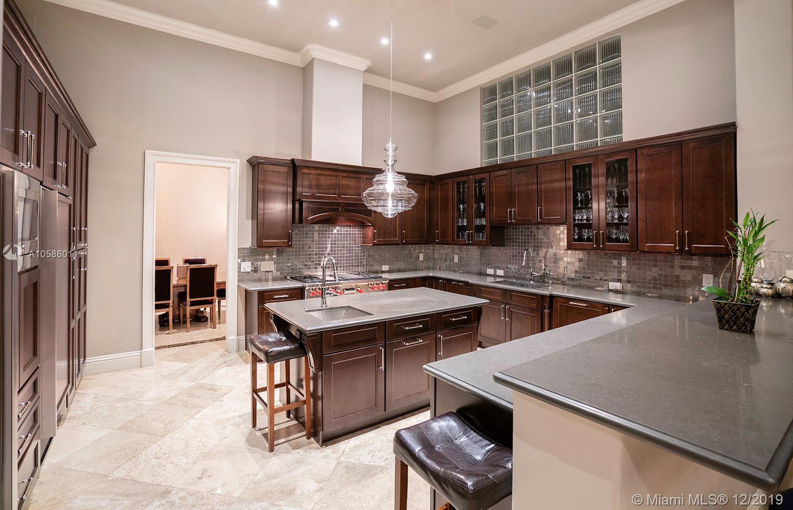 ISLAND ESTATES - Residential