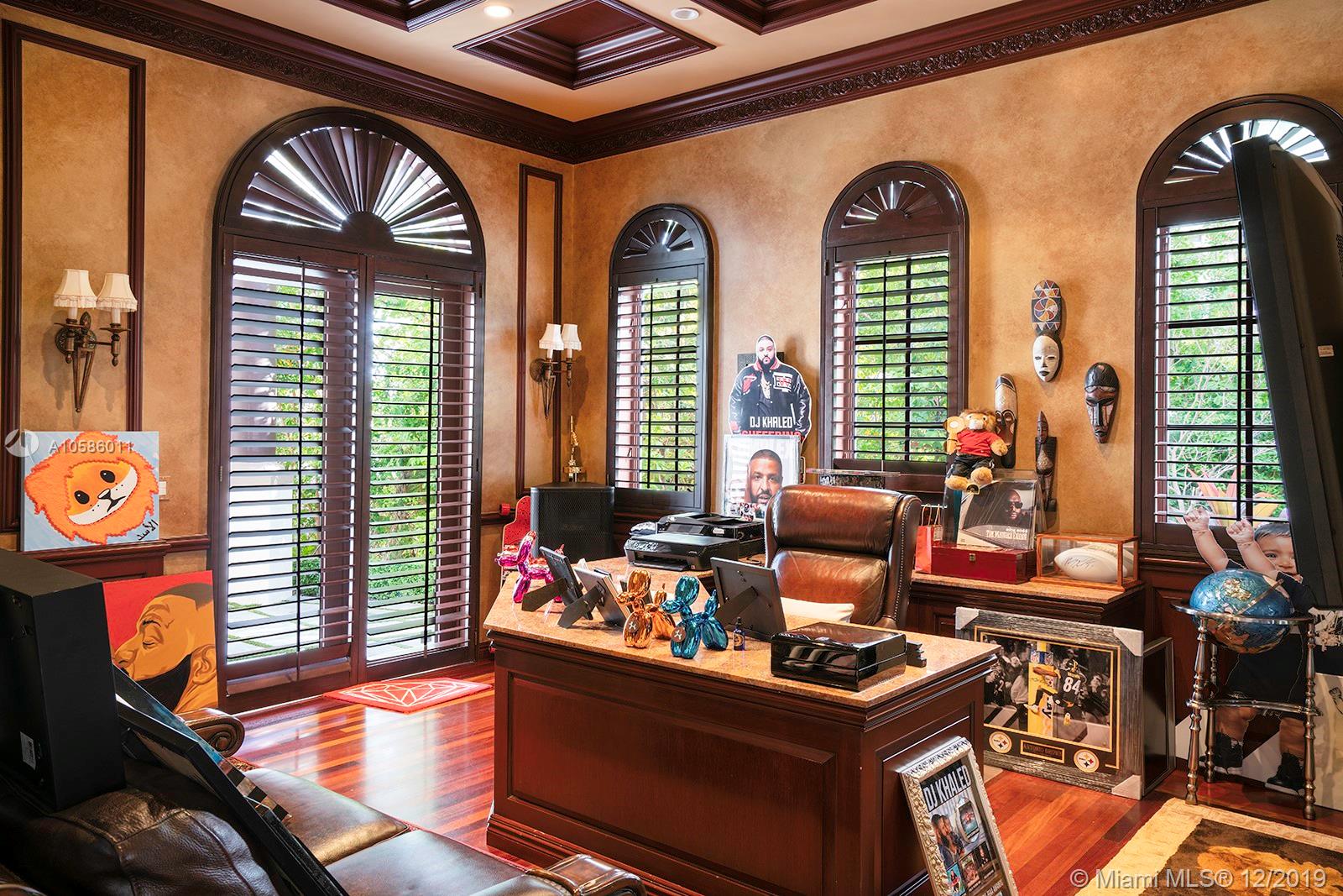 ISLAND ESTATES - Residential