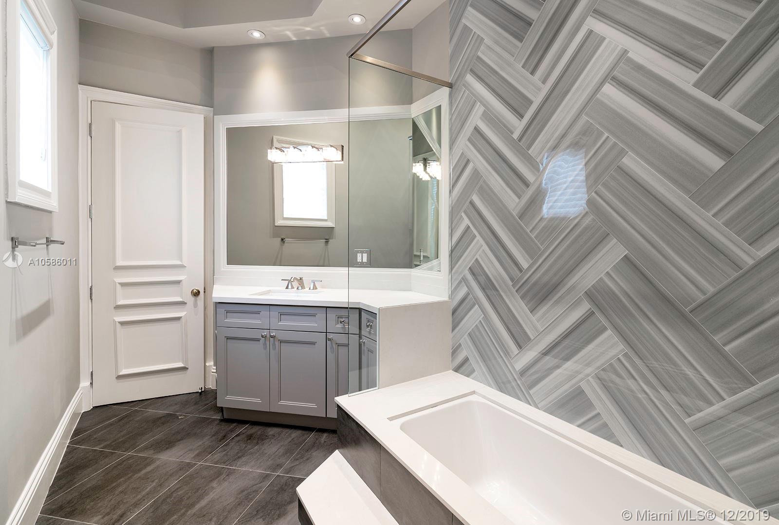 ISLAND ESTATES - Residential