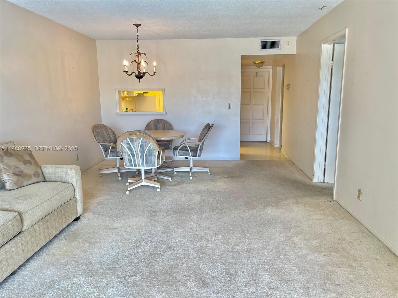 HILLCREST COUNTRY CLUB AP - Residential