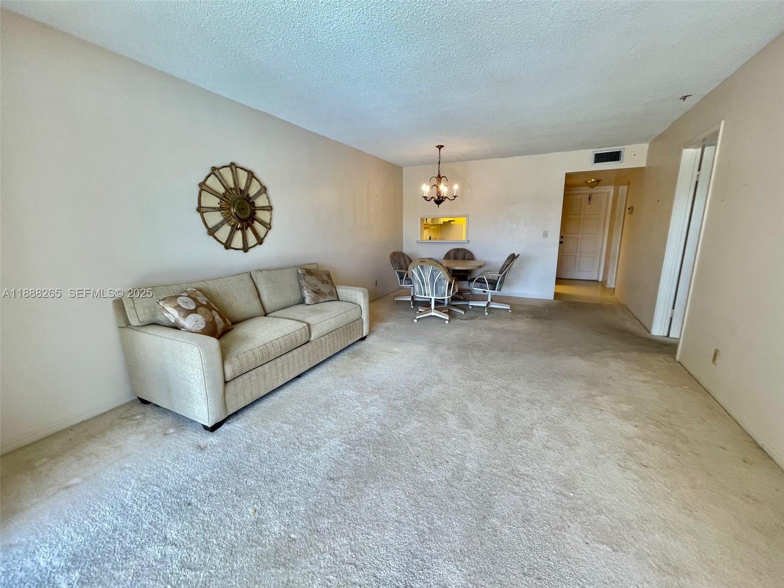 HILLCREST COUNTRY CLUB AP - Residential