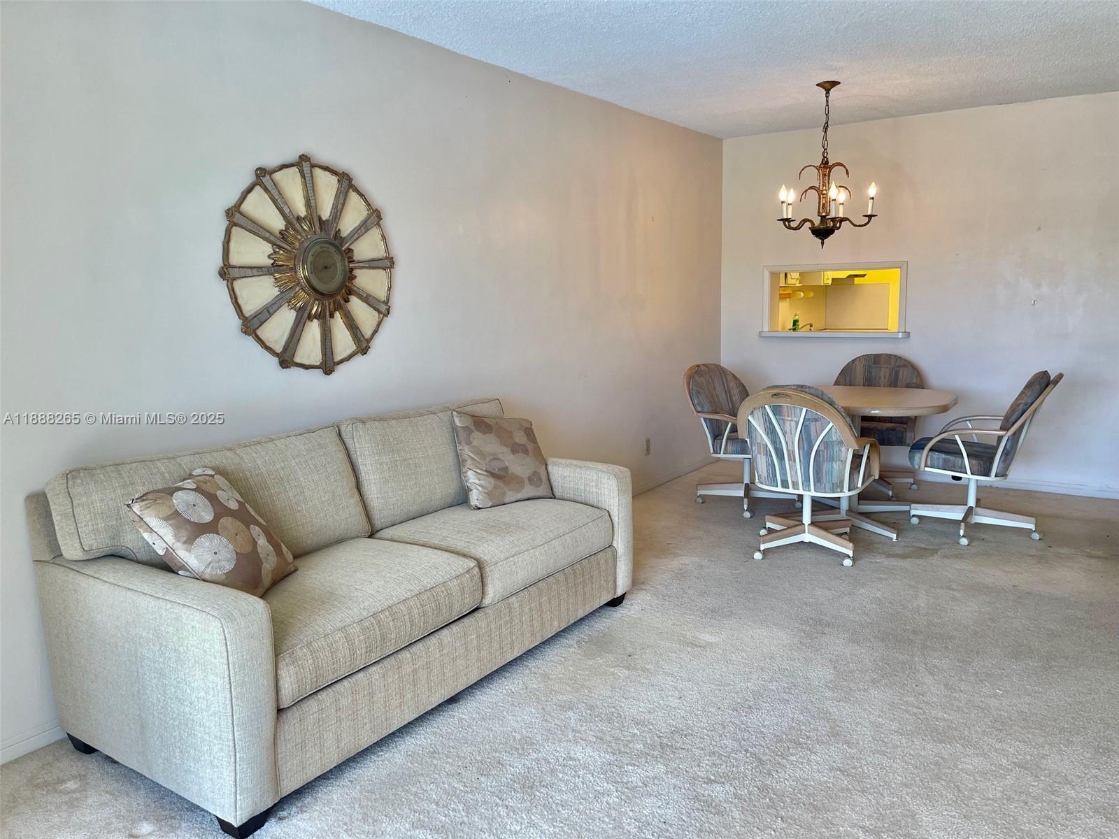 HILLCREST COUNTRY CLUB AP - Residential