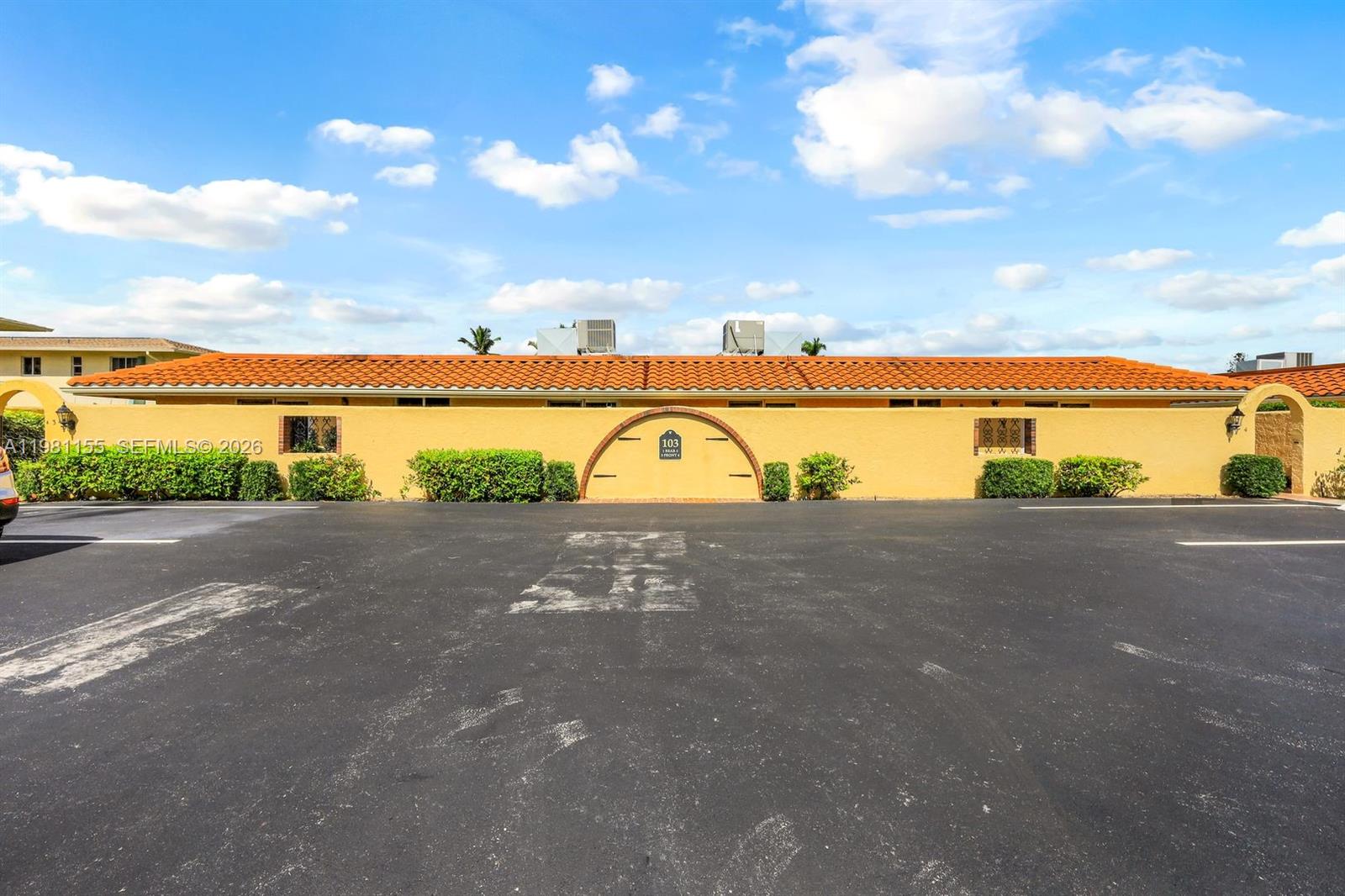 GLADES COUNTRY CLUB - Residential