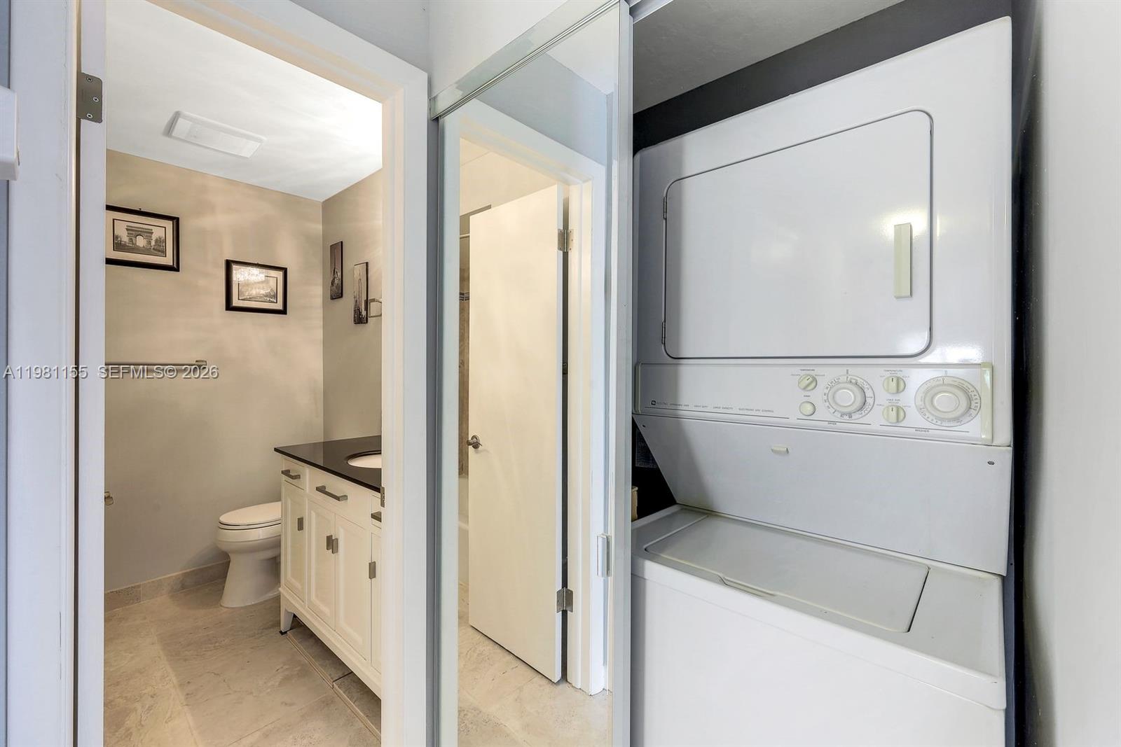 GLADES COUNTRY CLUB - Residential