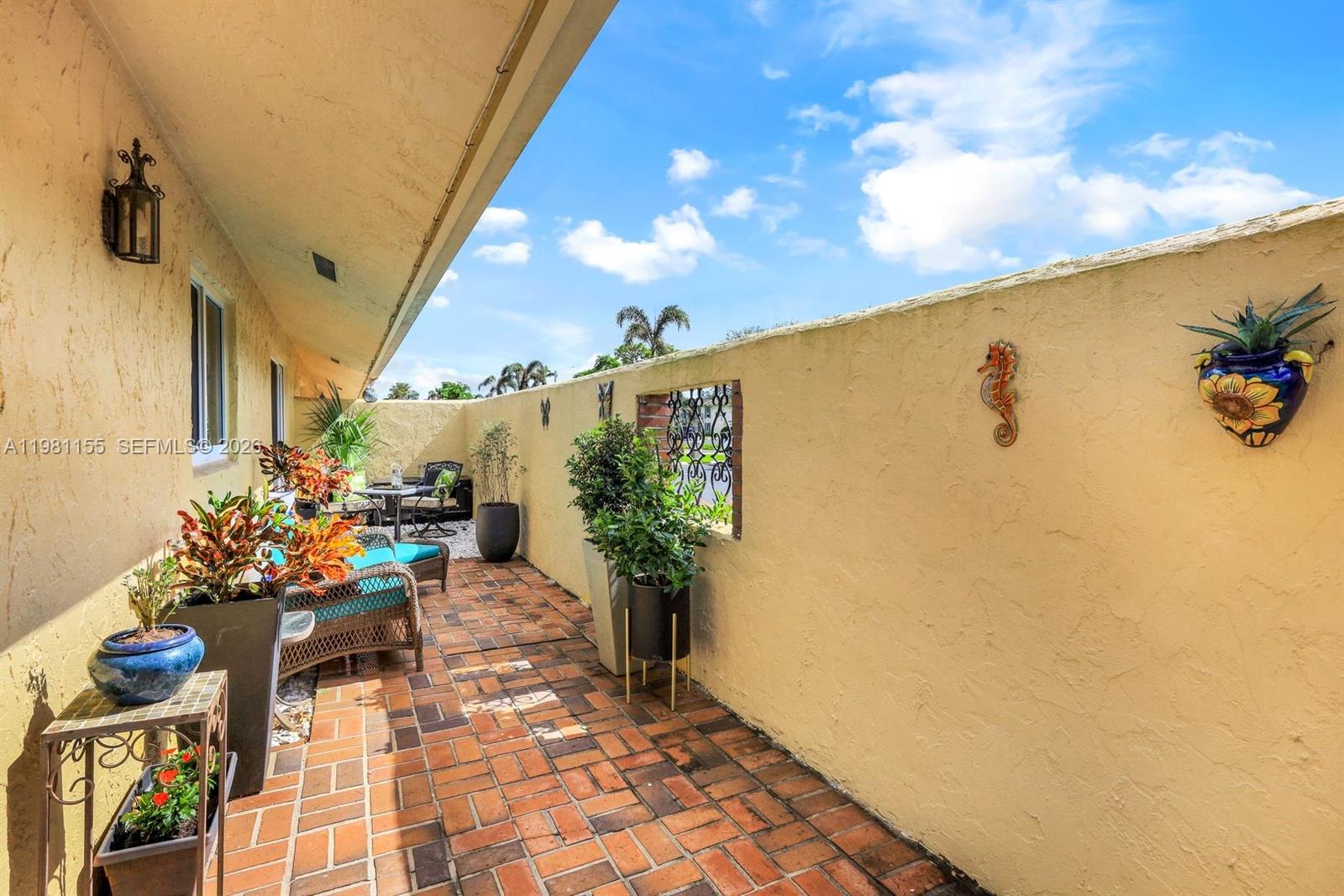 GLADES COUNTRY CLUB - Residential