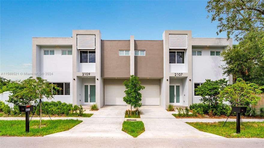 This stunning duplex features two private units, each offering 3 spacious bedrooms and 3.5 bathrooms. Every bedroom is located upstairs and includes its own ensuite bathroom, providing privacy and convenience. Both units also feature an extended 1-car garage and fenced-in yards, perfect for pets or outdoor activities. The property showcases high-end finishes and designer touches throughout, ensuring a luxurious feel in every detail. Located in a prime area, this duplex presents a fantastic opportunity for generating rental income. Don’t miss out on this premium investment property!