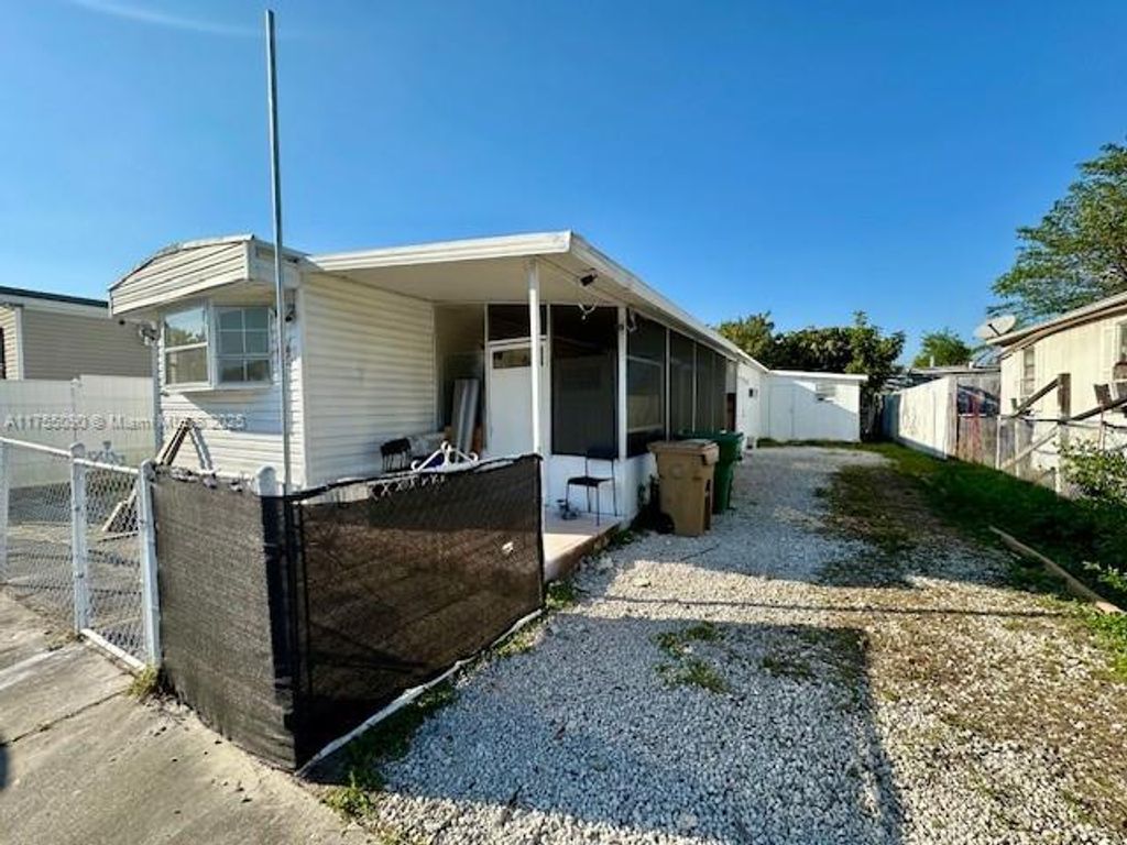 Photo of 13491 SW 7th Pl, Davie, FL 33325 (MLS # A11755090)