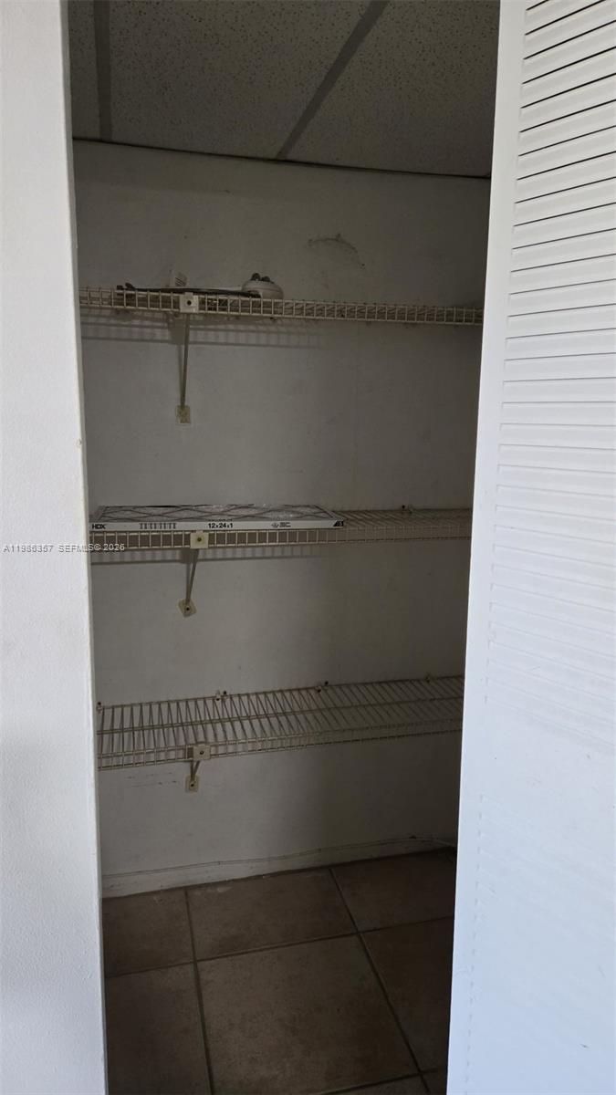 VILLAGE GREEN WINDSOR CON - Residential