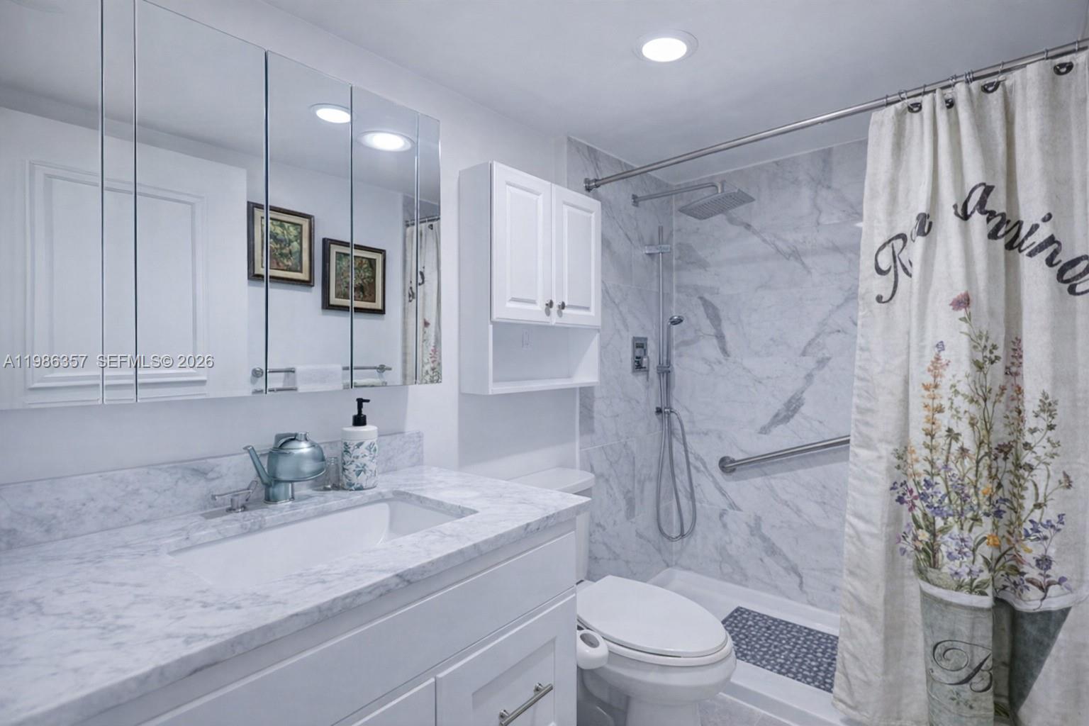 VILLAGE GREEN WINDSOR CON - Residential