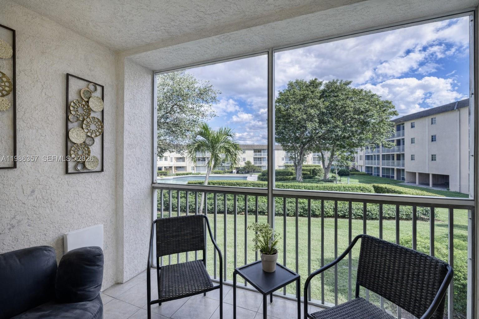 VILLAGE GREEN WINDSOR CON - Residential