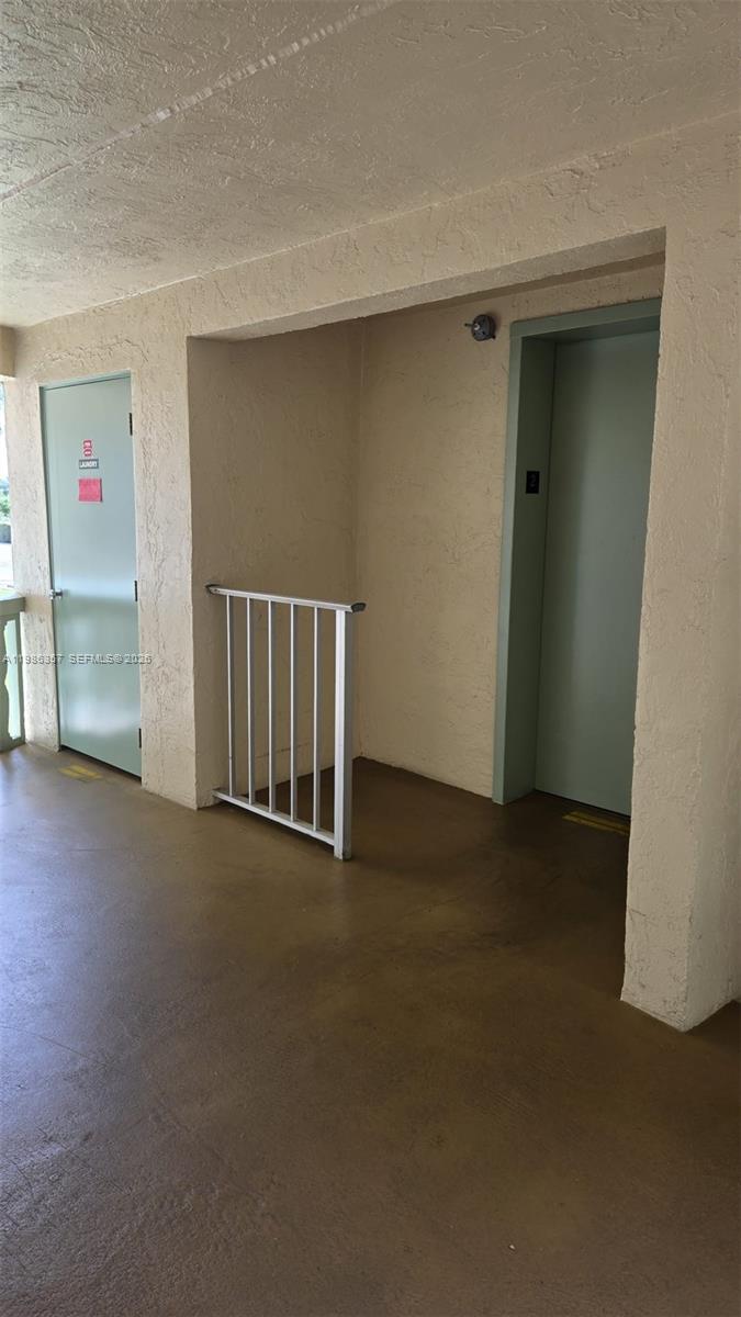 VILLAGE GREEN WINDSOR CON - Residential