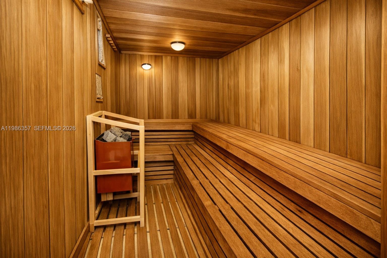 VILLAGE GREEN WINDSOR CON - Residential