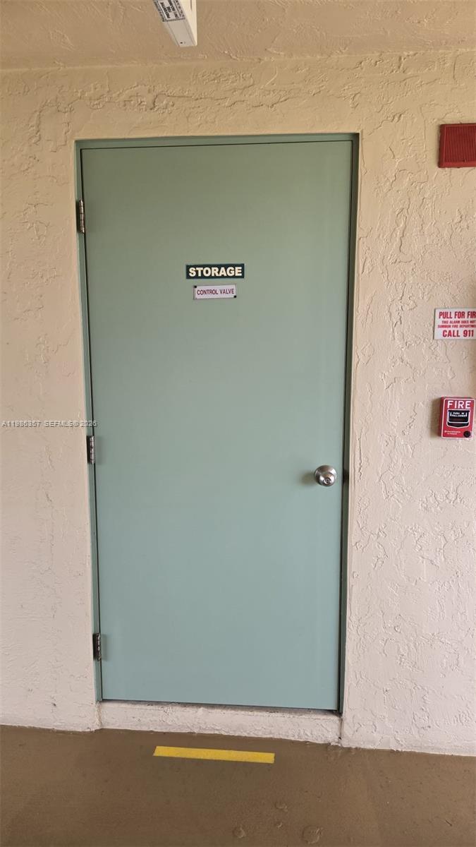 VILLAGE GREEN WINDSOR CON - Residential