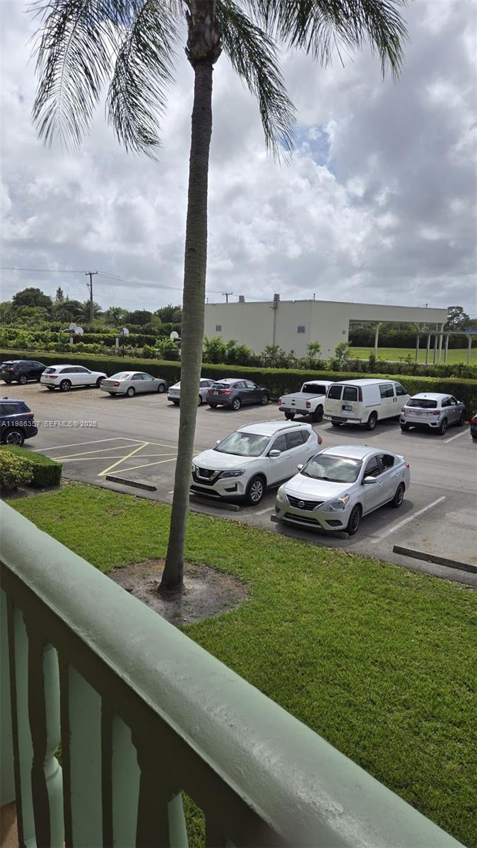 VILLAGE GREEN WINDSOR CON - Residential