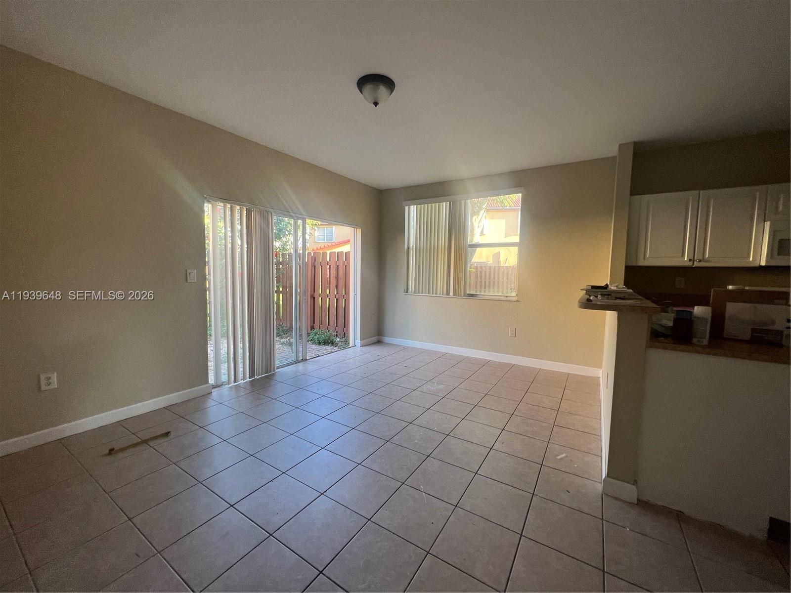 VILLAS AT CARMEL CONDO - Residential