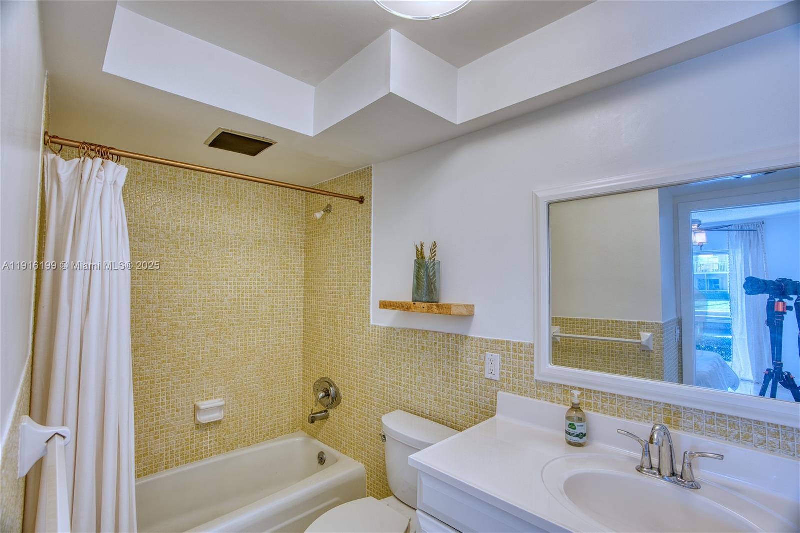 MARINA HARBOUR CONDO - Residential