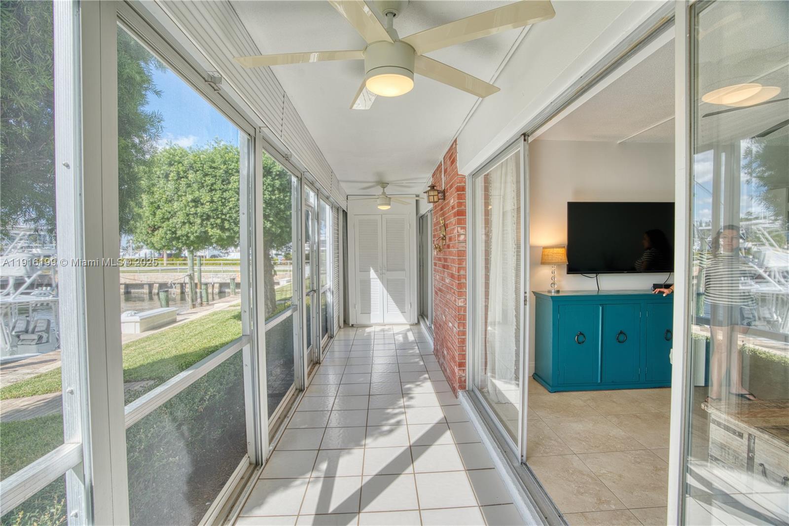 MARINA HARBOUR CONDO - Residential