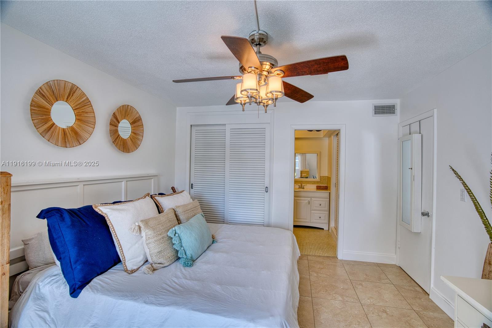 MARINA HARBOUR CONDO - Residential