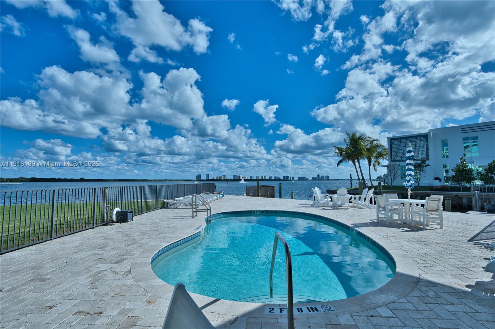 MARINA HARBOUR CONDO - Residential