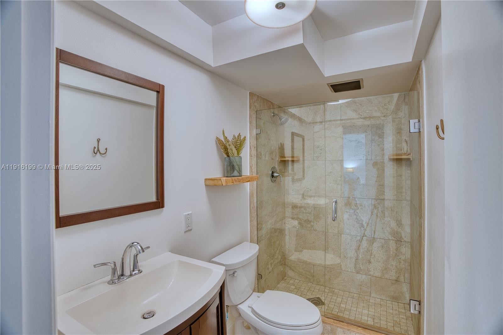 MARINA HARBOUR CONDO - Residential