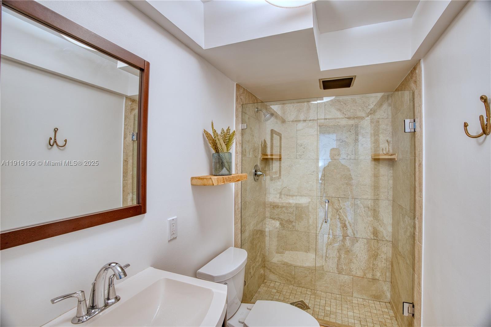 MARINA HARBOUR CONDO - Residential