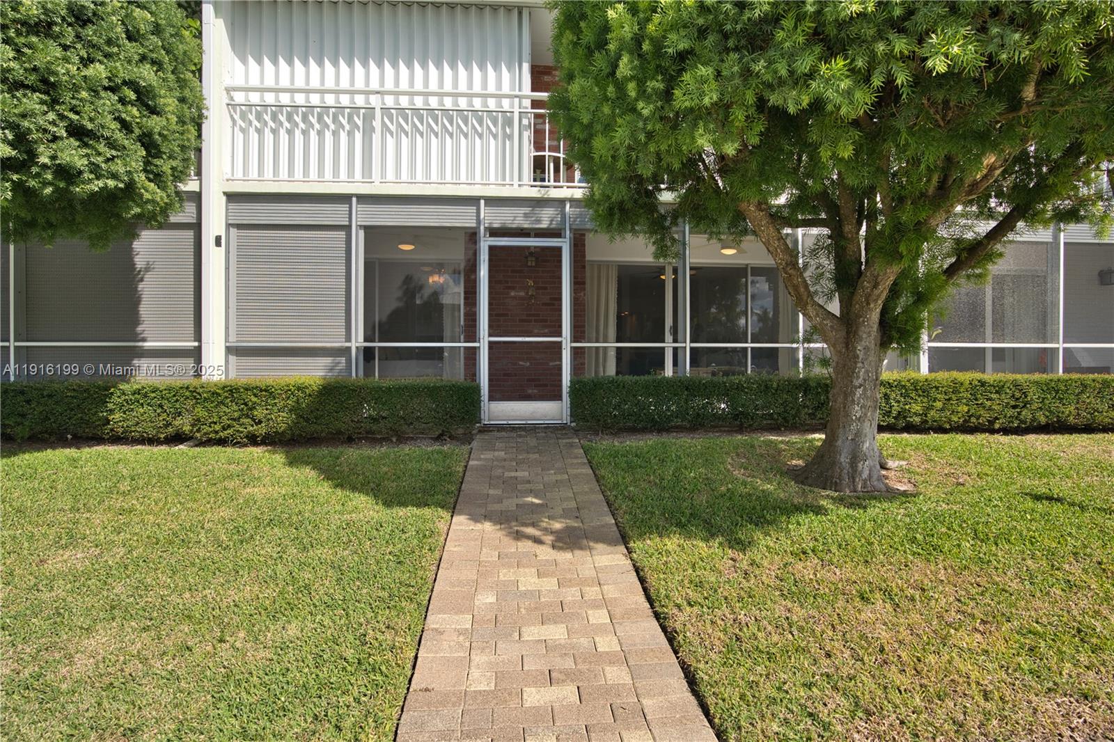 MARINA HARBOUR CONDO - Residential