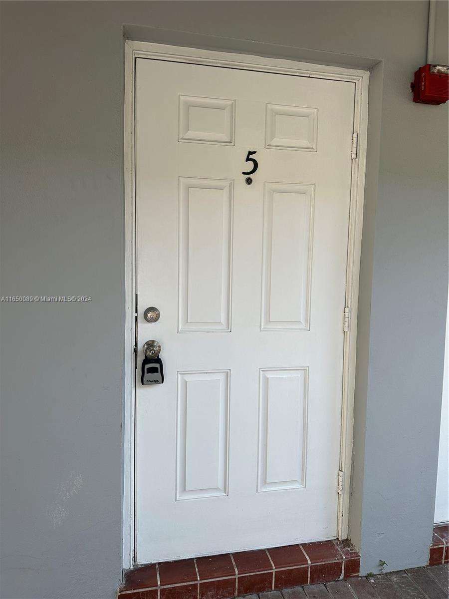 BEACH GARDEN CONDO - Residential