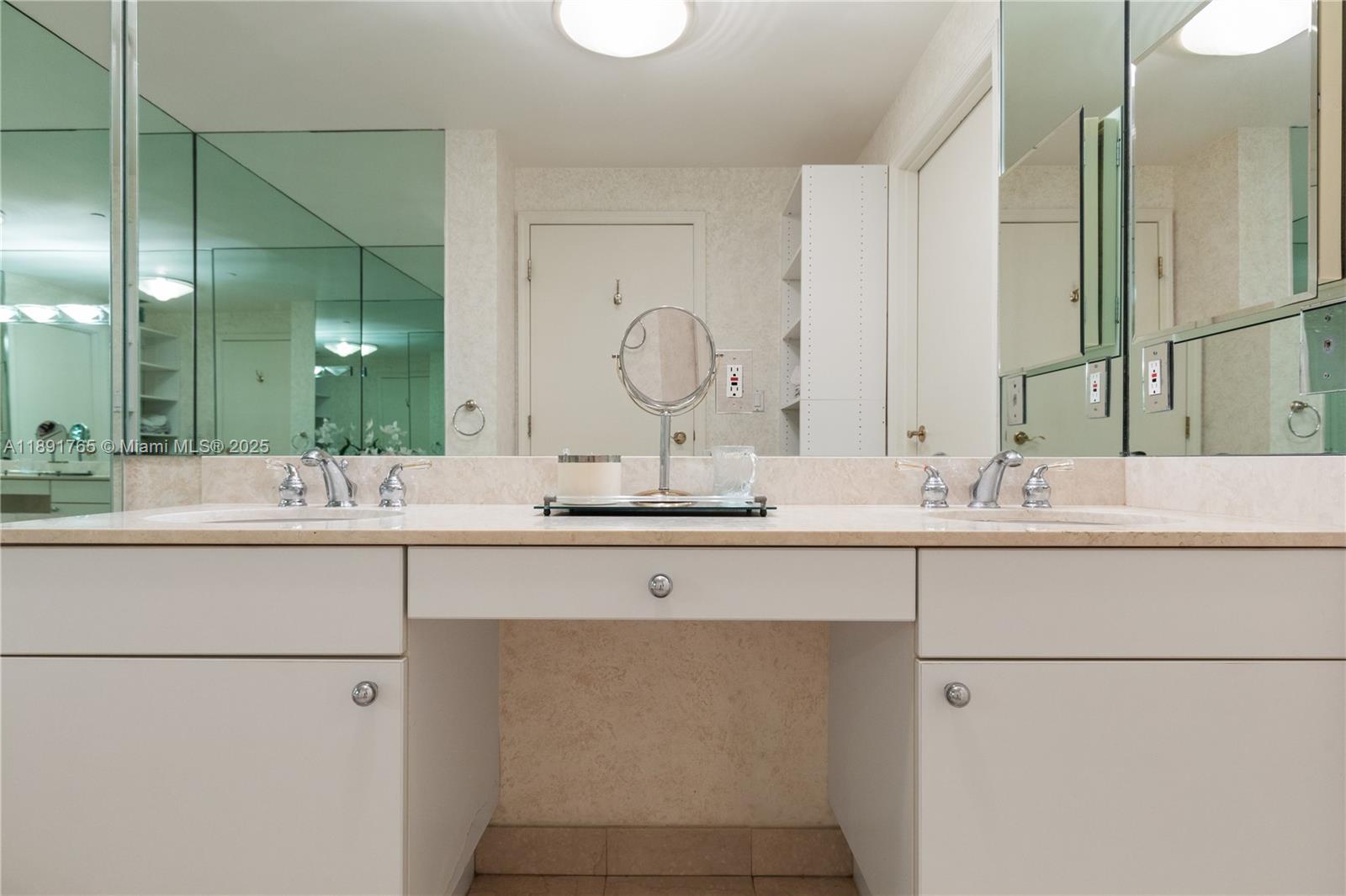 MAJESTIC TOWER - Residential Lease