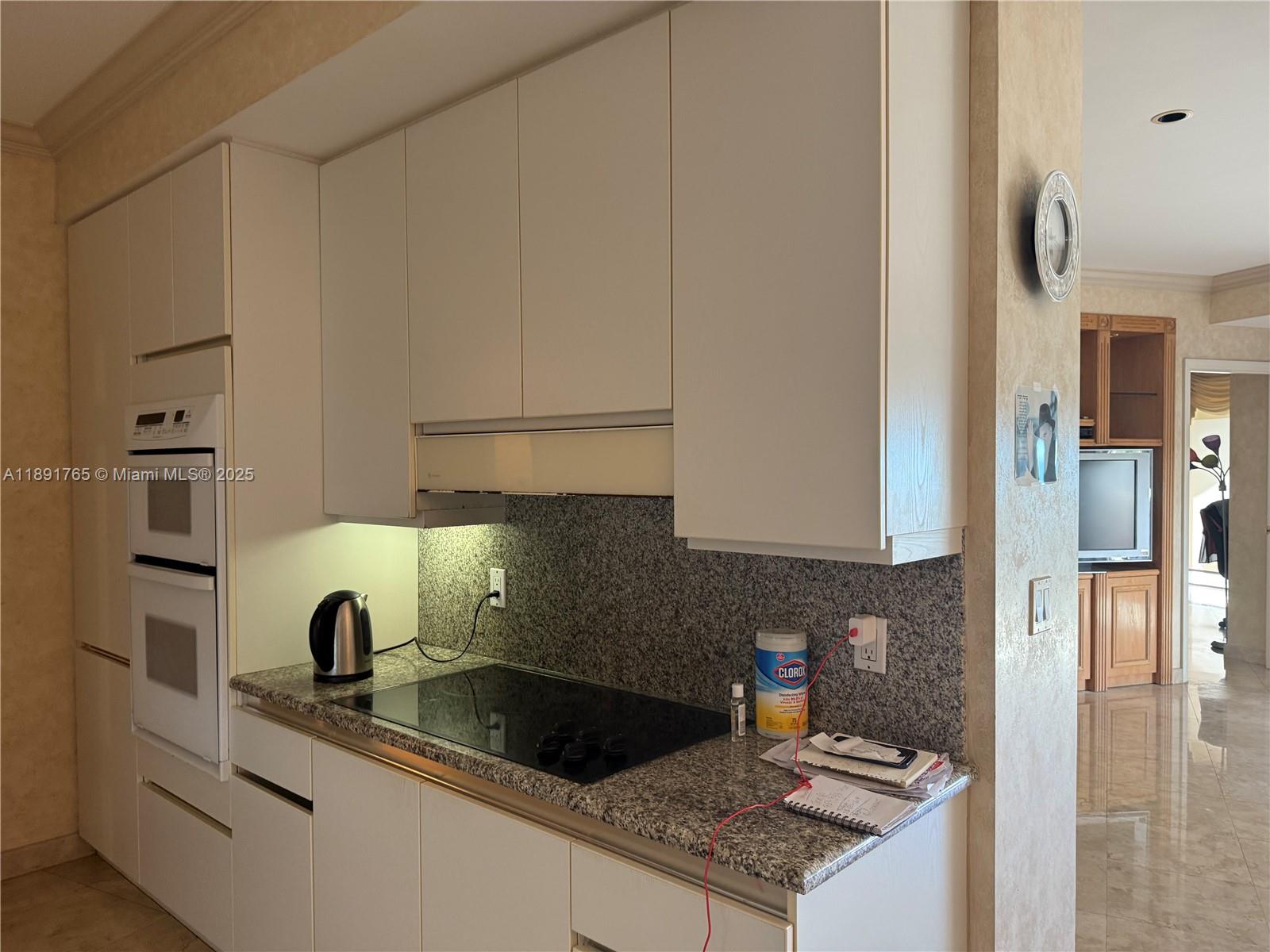 MAJESTIC TOWER - Residential Lease
