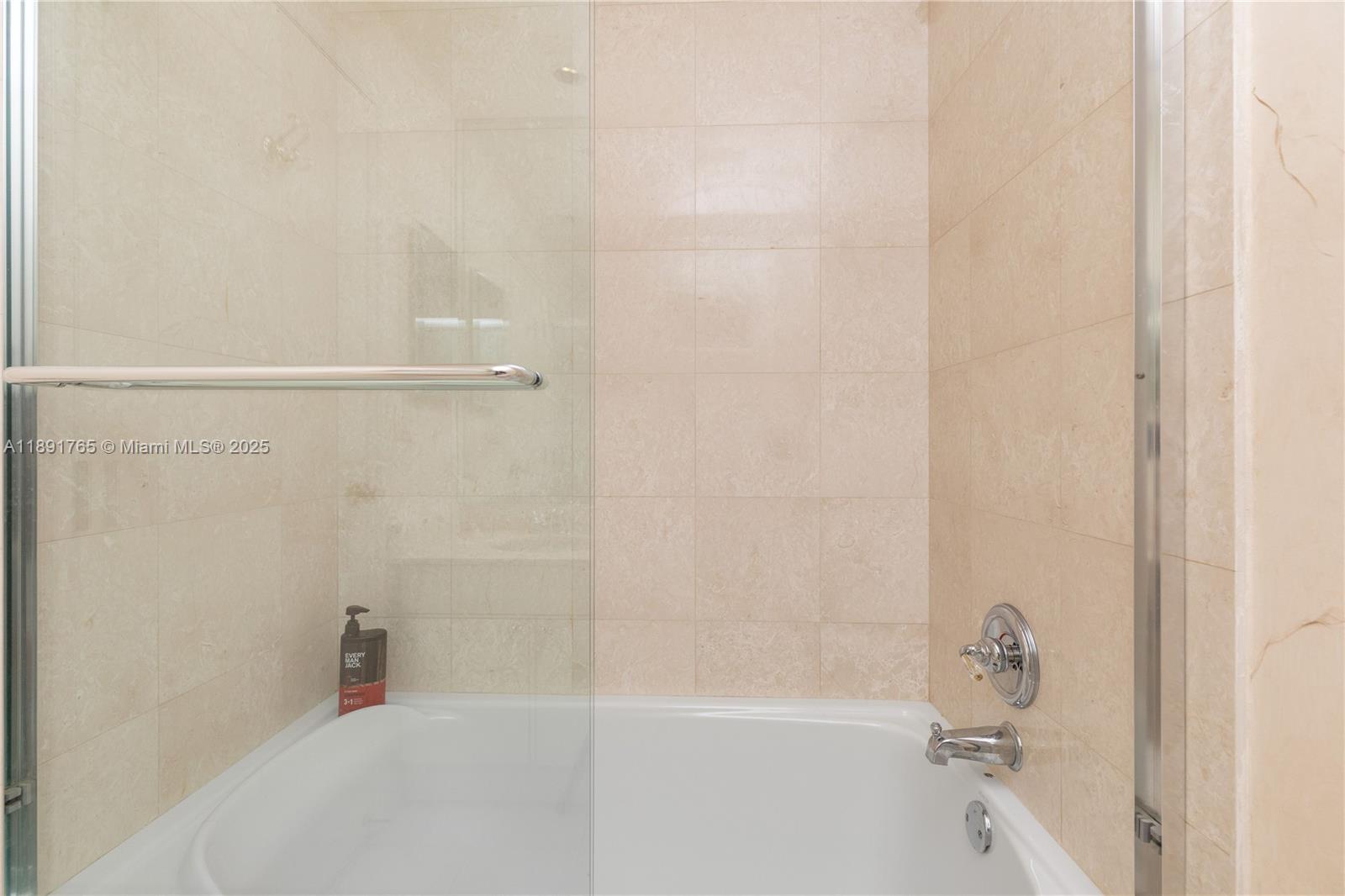 MAJESTIC TOWER - Residential Lease