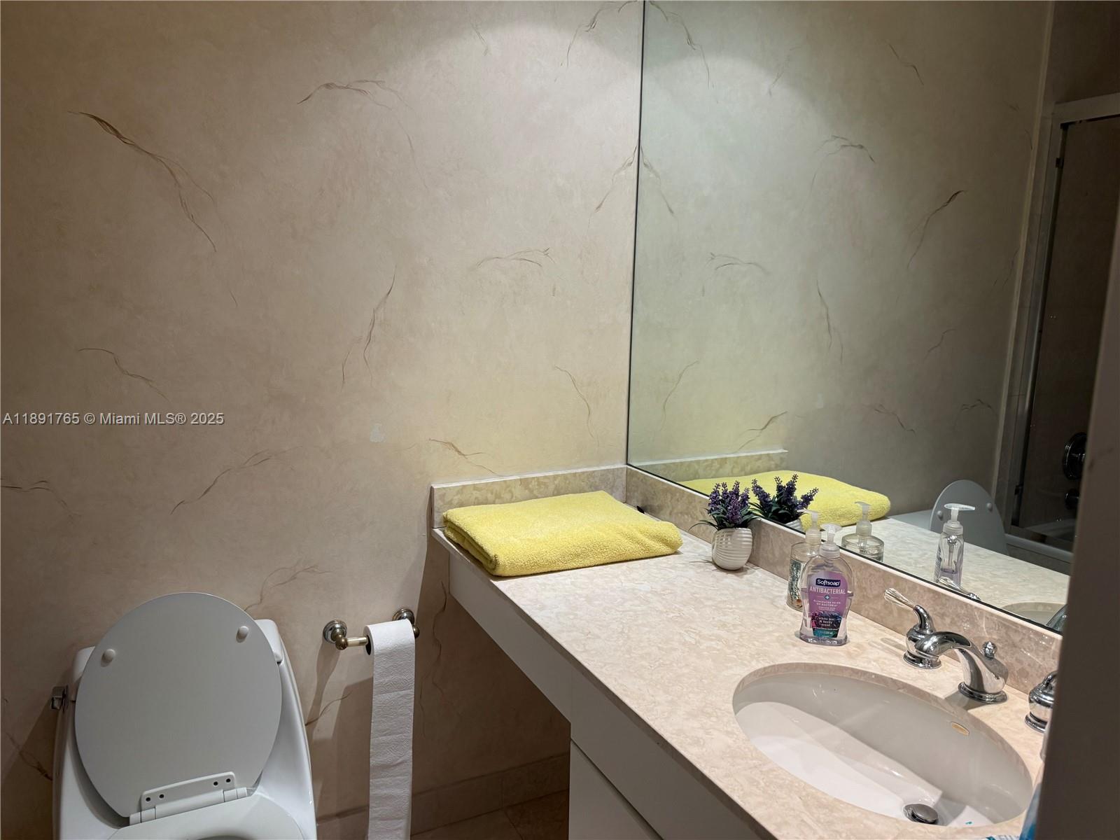 MAJESTIC TOWER - Residential Lease