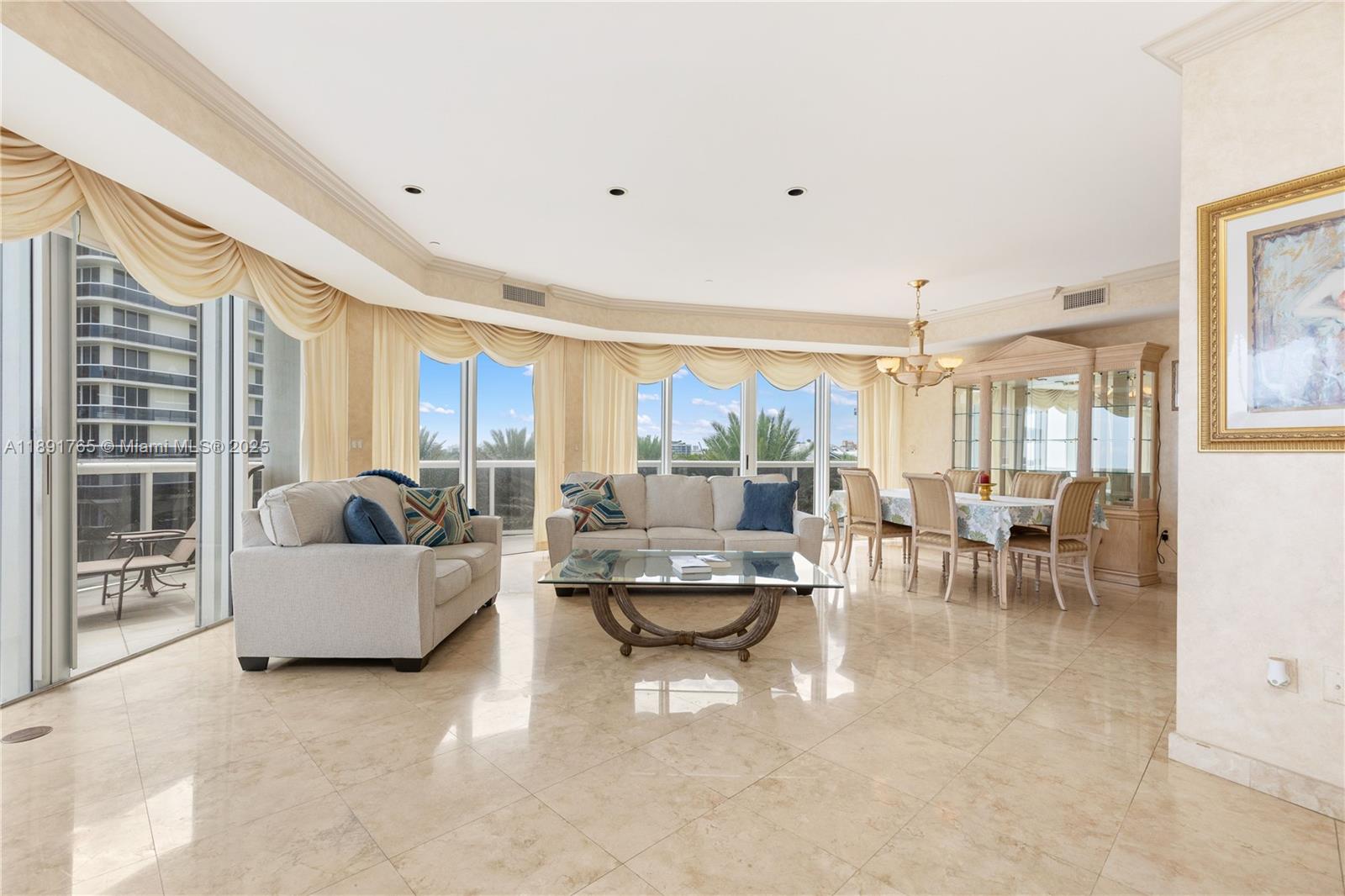 9601 Collins Ave 507