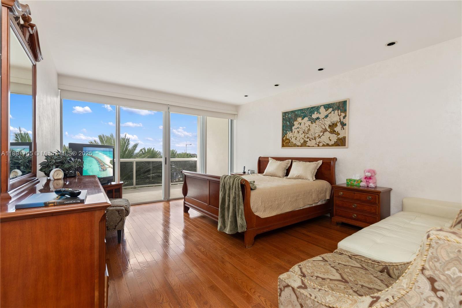 MAJESTIC TOWER - Residential Lease