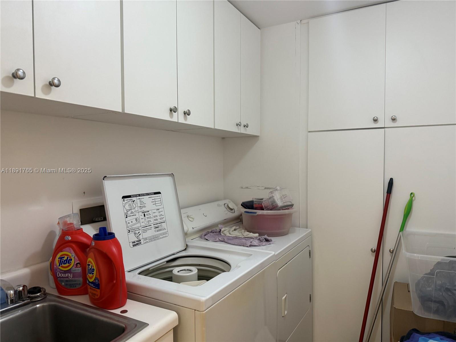 MAJESTIC TOWER - Residential Lease