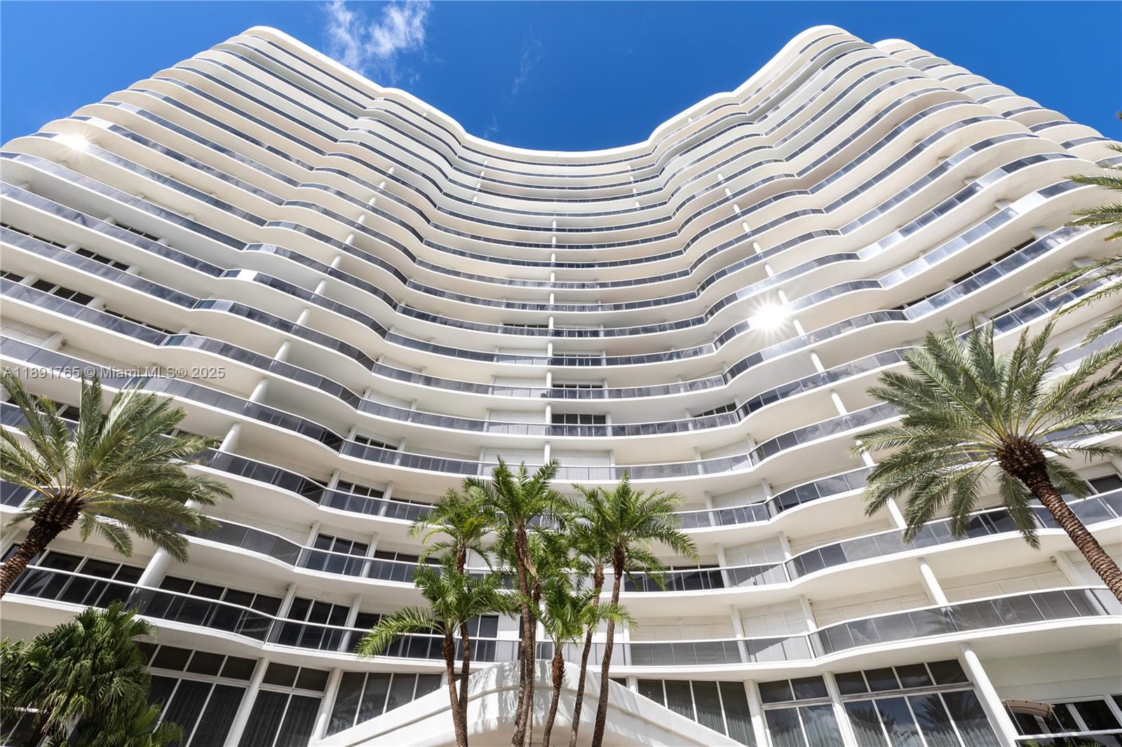 9601 Collins Ave 507
